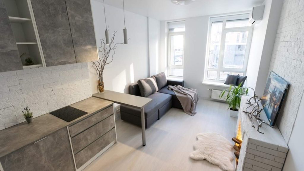 Minimalistický byt s jednoduchým zariadením