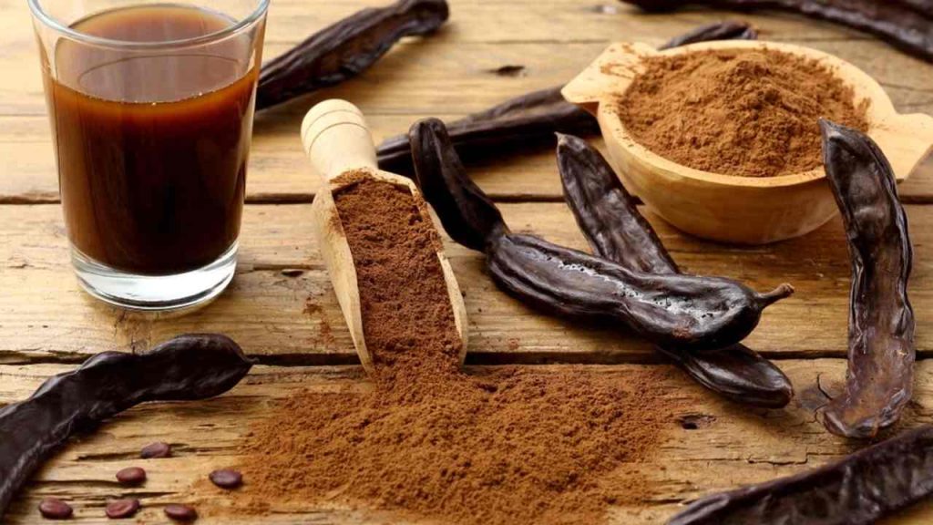 Horúci nápoj z karobu ako alternatíva kakaa