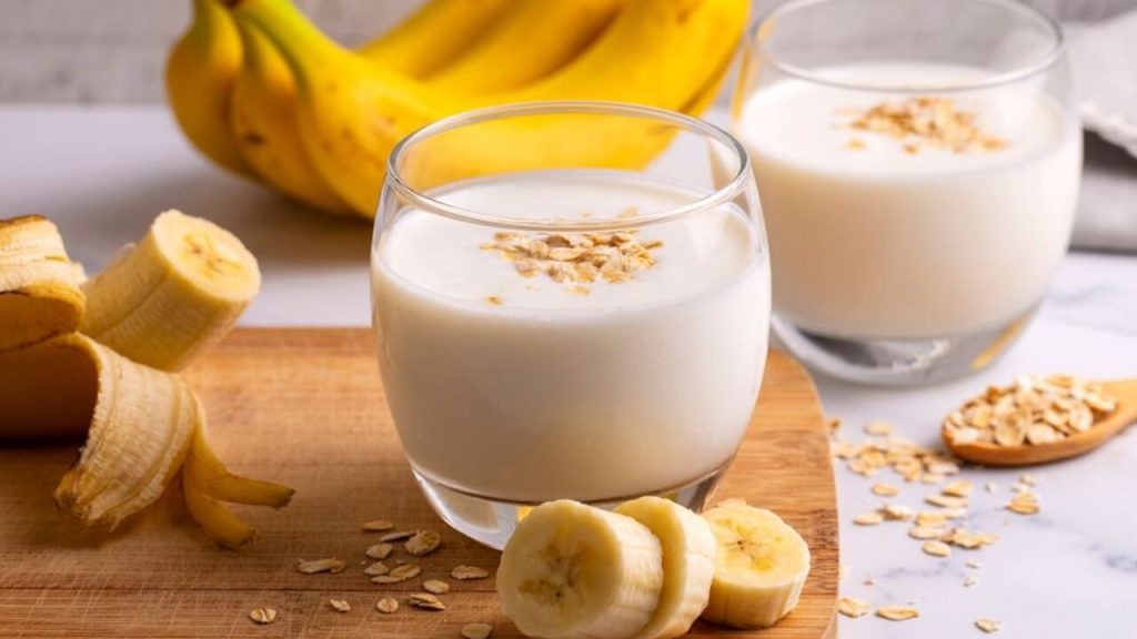 Banánové smoothie z mrazených banánov s ovsenými vločkami