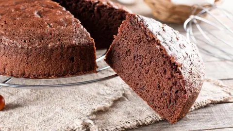 Rýchly čokoládový koláč – jednoduchý recept pre nečakaných hostí