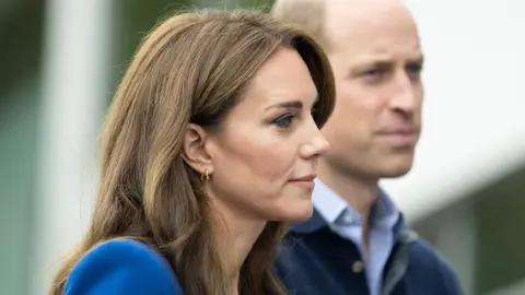 Princ William a vojvodkyňa Kate počas verejného vystúpenia – britská kráľovská rodina čelí kritike PETA.