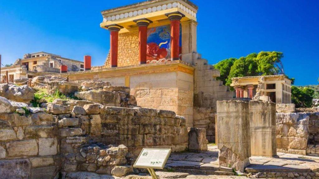 Ruiny paláca Knóssos pri Heraklione na Kréte, archeologická pamiatka Minojskej civilizácie