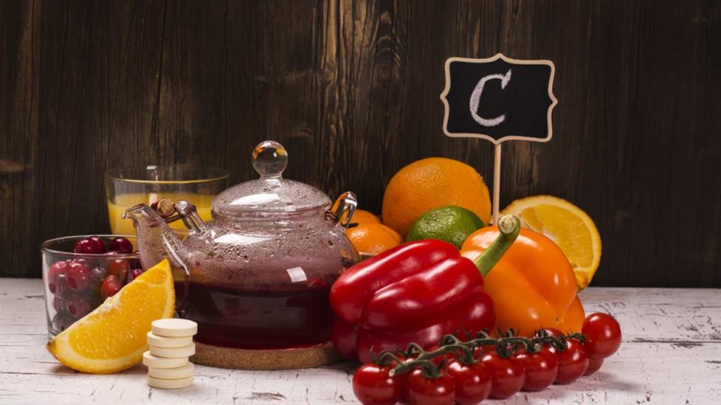 Potraviny a nápoje bohaté na prírodný vitamín C.  Citrusy, paprika